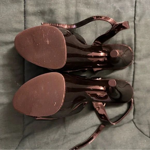 Elegant Black Platform Heels - Picture 8 of 11